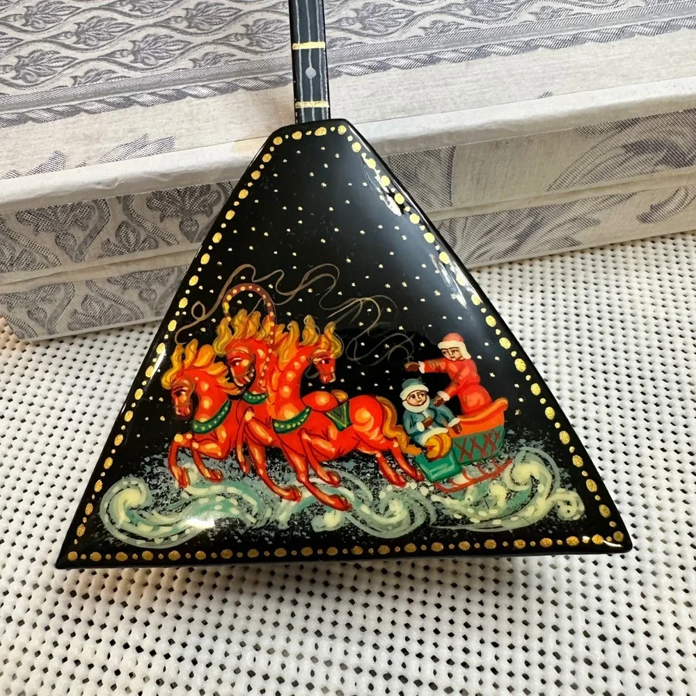 Vintage Rare Handpainted‎ Handmade Balalaika Lacquer Trinket Box Collectible 6